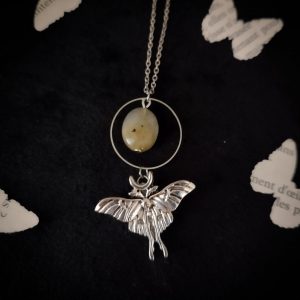 collier luna moth