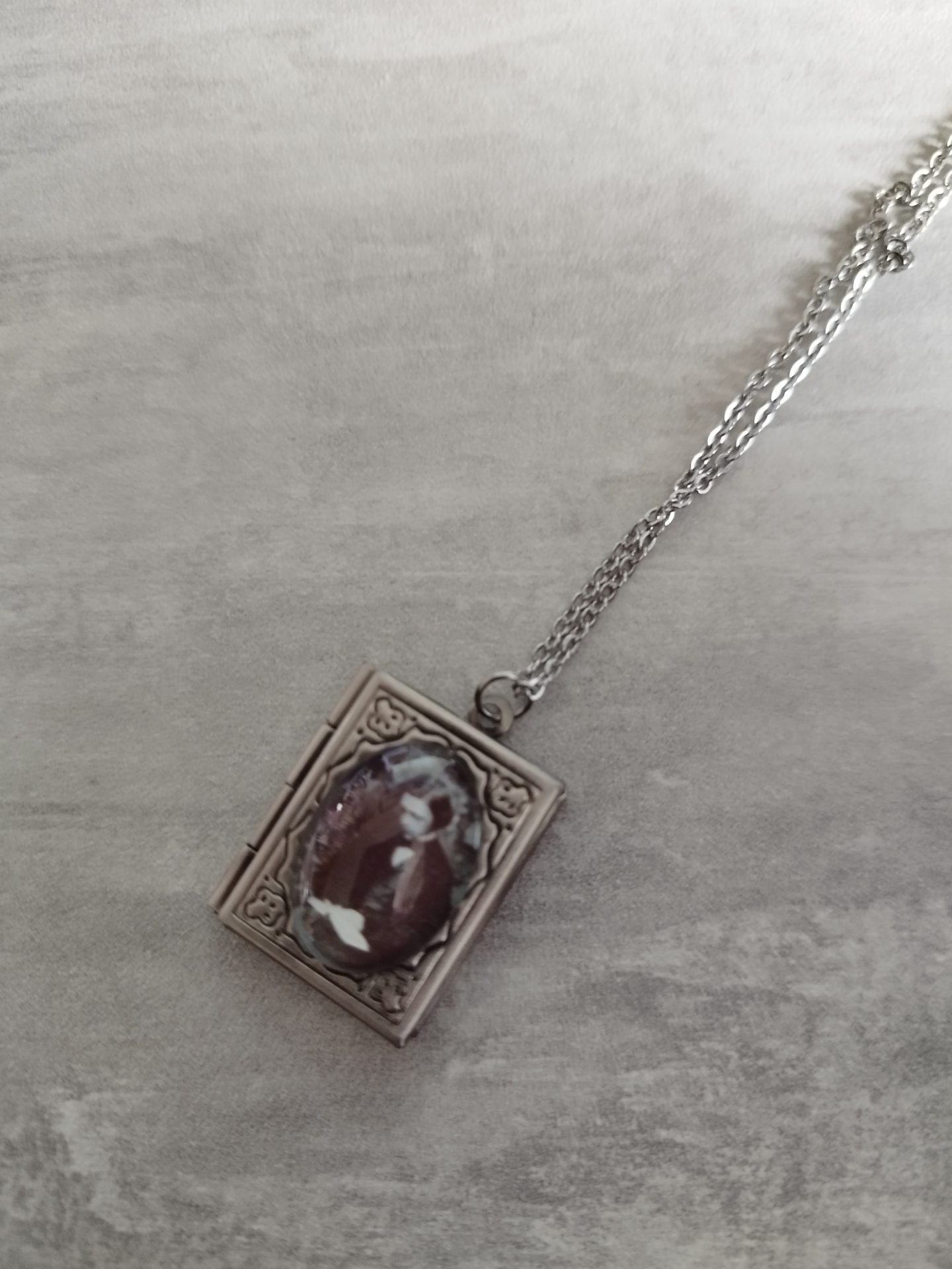 collier livre lewis carroll