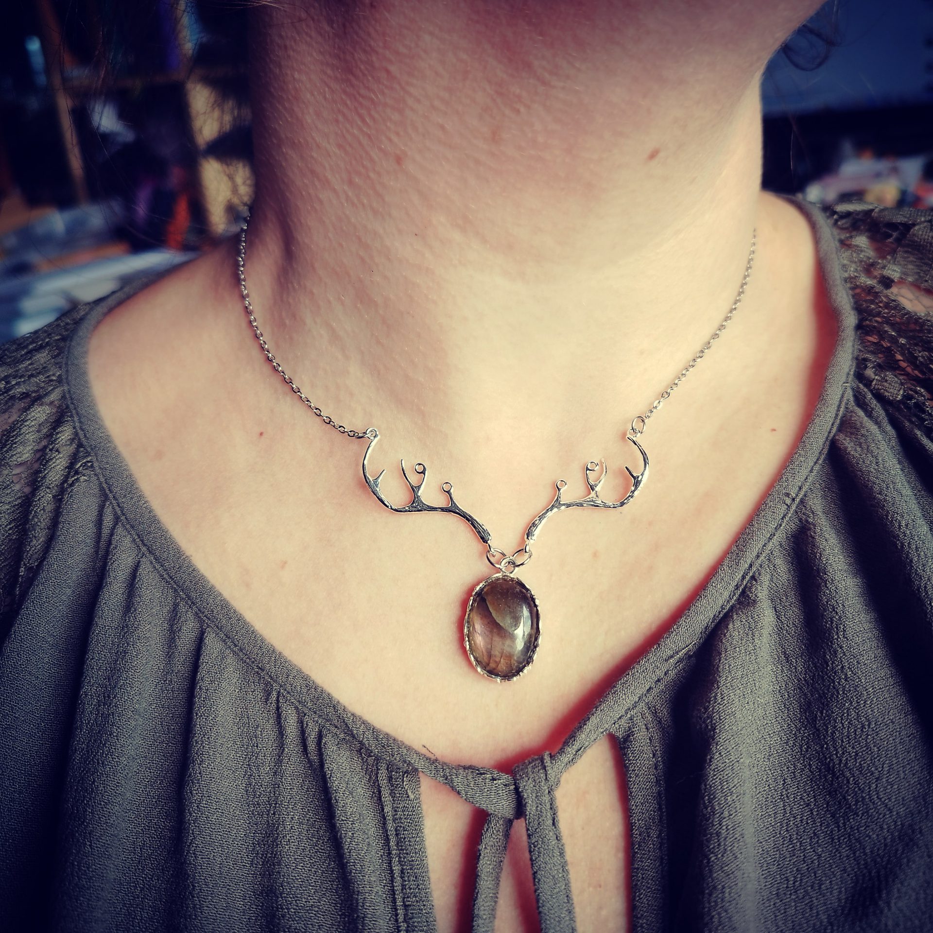 collier cerf foret porté