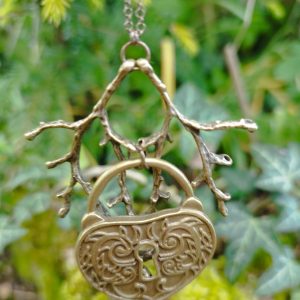 collier secret de la foret