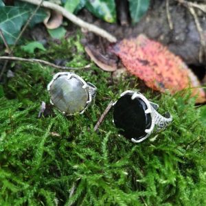 bague chevalière chemin sinueux onyx et labradorite